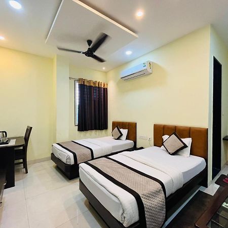Jmc Hotel Lavish Akolia Dış mekan fotoğraf