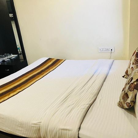 Jmc Hotel Lavish Akolia Dış mekan fotoğraf