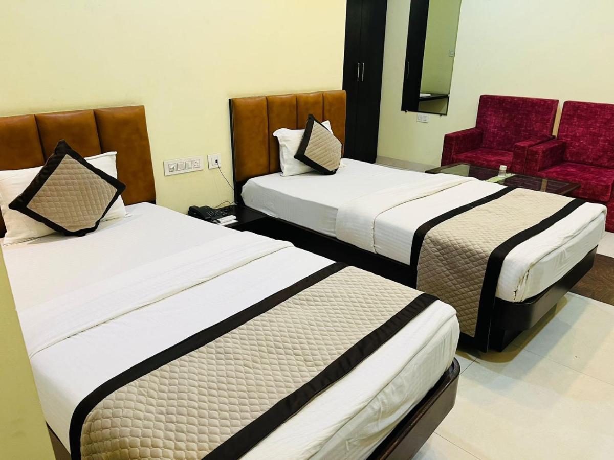 Jmc Hotel Lavish Akolia Dış mekan fotoğraf