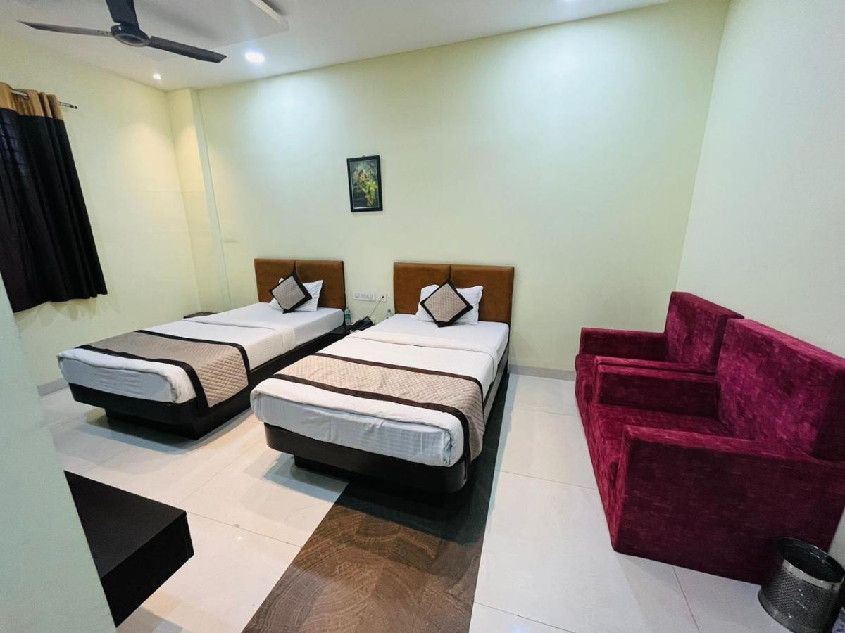 Jmc Hotel Lavish Akolia Dış mekan fotoğraf