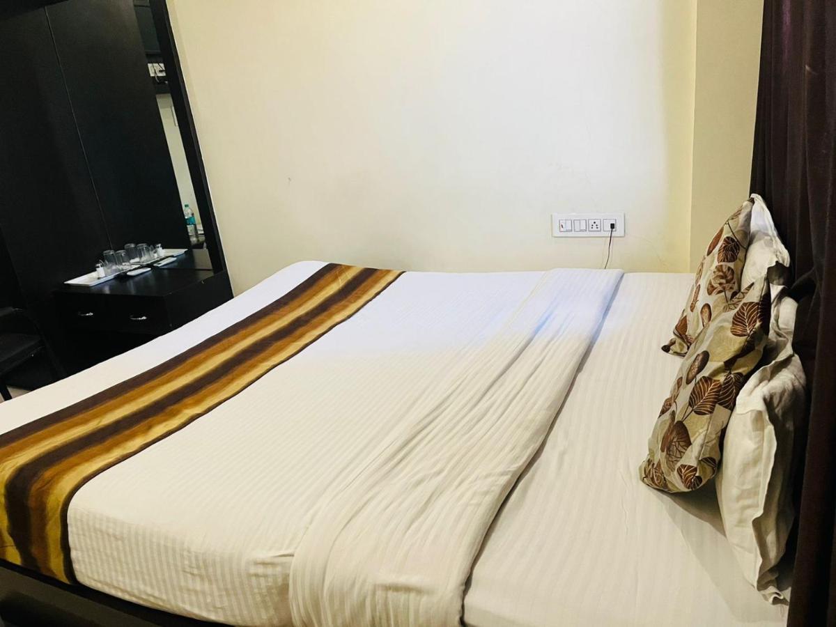 Jmc Hotel Lavish Akolia Dış mekan fotoğraf