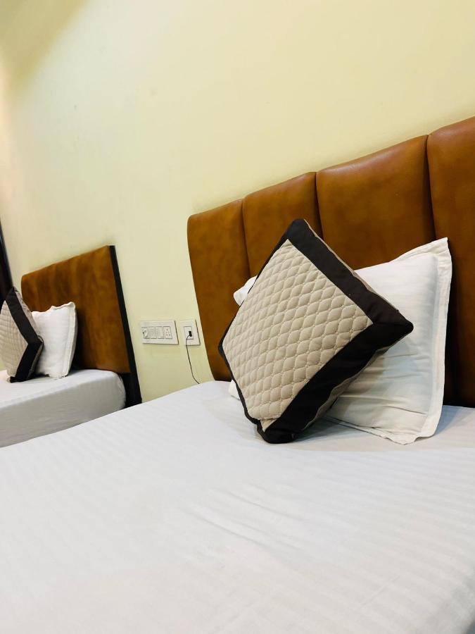 Jmc Hotel Lavish Akolia Dış mekan fotoğraf
