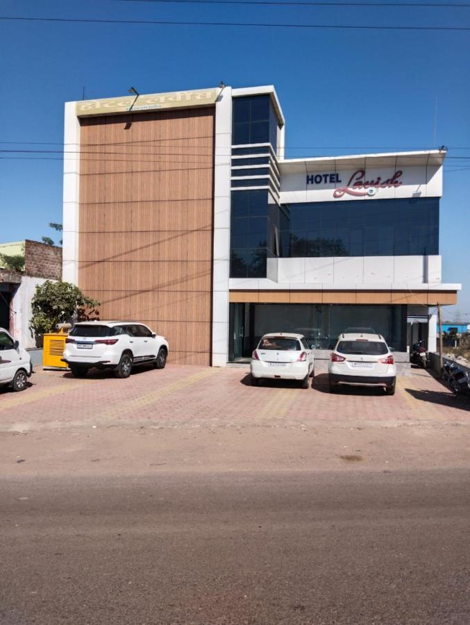Jmc Hotel Lavish Akolia Dış mekan fotoğraf