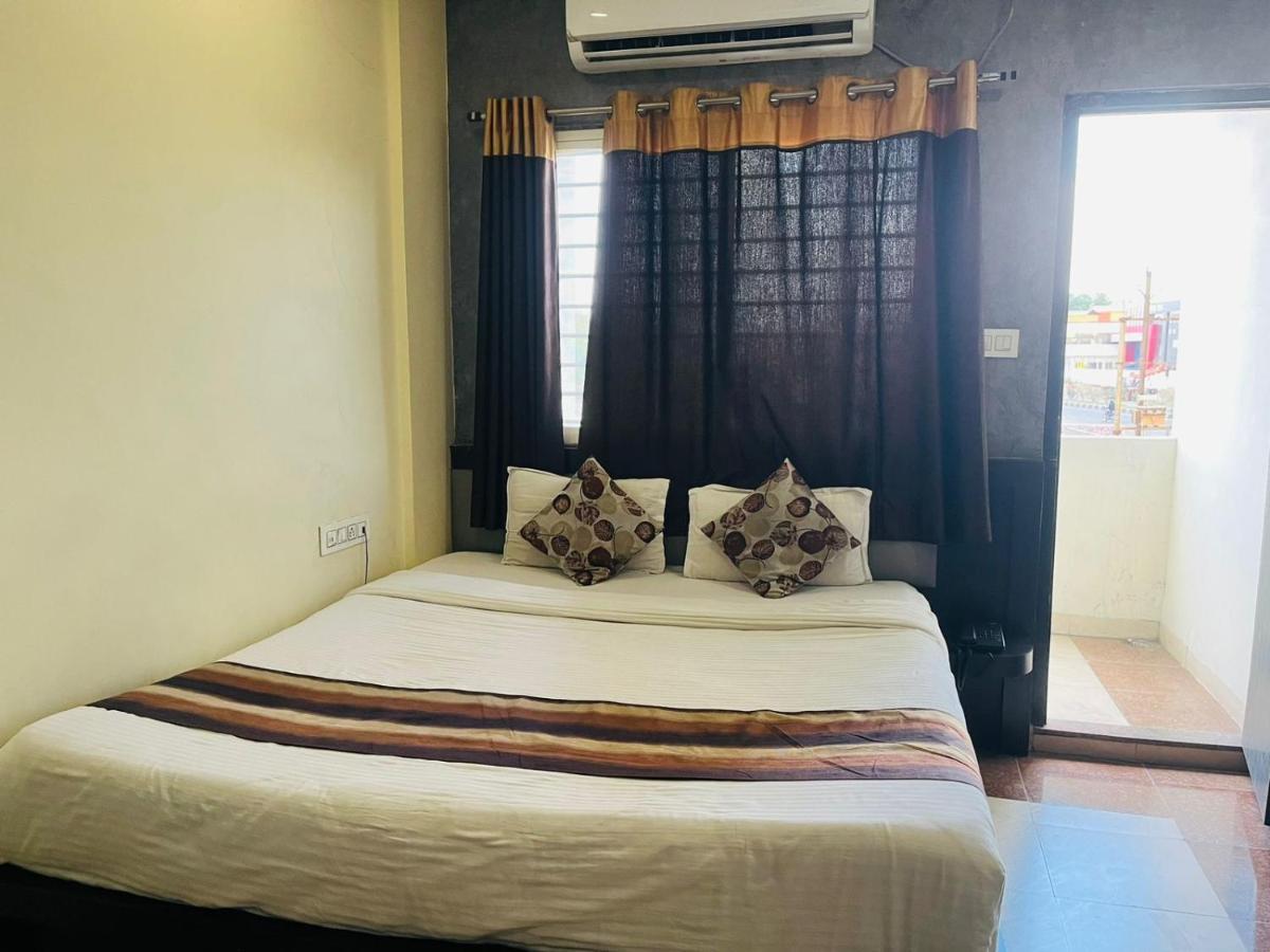 Jmc Hotel Lavish Akolia Dış mekan fotoğraf