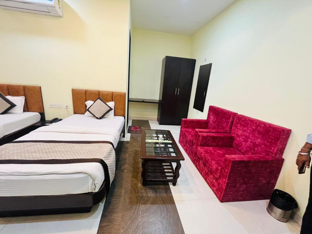Jmc Hotel Lavish Akolia Dış mekan fotoğraf