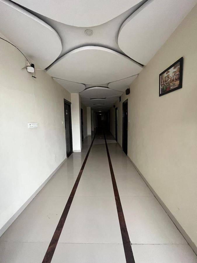 Jmc Hotel Lavish Akolia Dış mekan fotoğraf