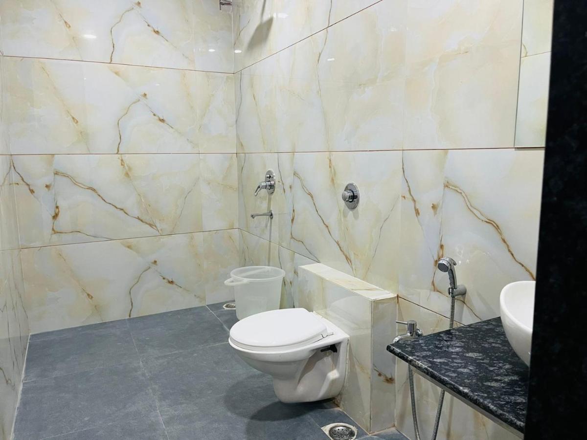 Jmc Hotel Lavish Akolia Dış mekan fotoğraf